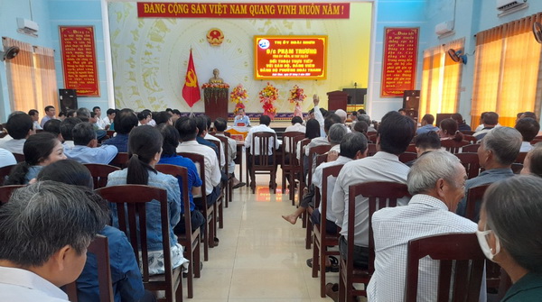 Bí thư Thị ủy Hoài Nhơn đối thoại trực tiếp với cán bộ và Đảng viên phường Hoài Thanh