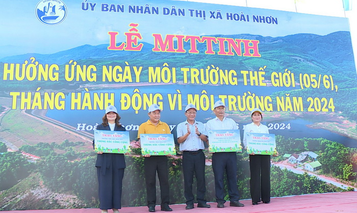 Thị xã Hoài Nhơn Mittinh hưởng ứng Ngày môi trường thế giới